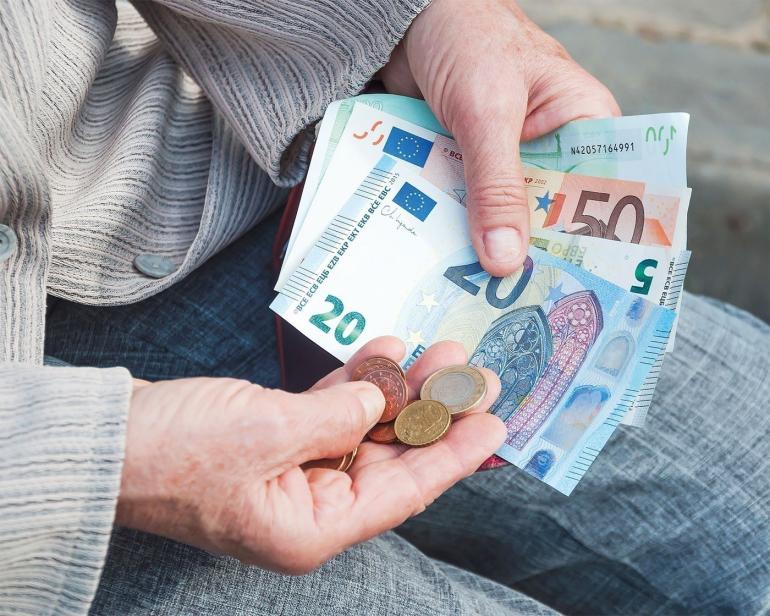 Πότε θα καταβληθούν οι συντάξεις του Μαρτίου