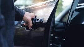 Θεσσαλονίκη: Έπιασαν άντρα μέσα σε ΙΧ αυτοκίνητο την ώρα της διάρρηξης