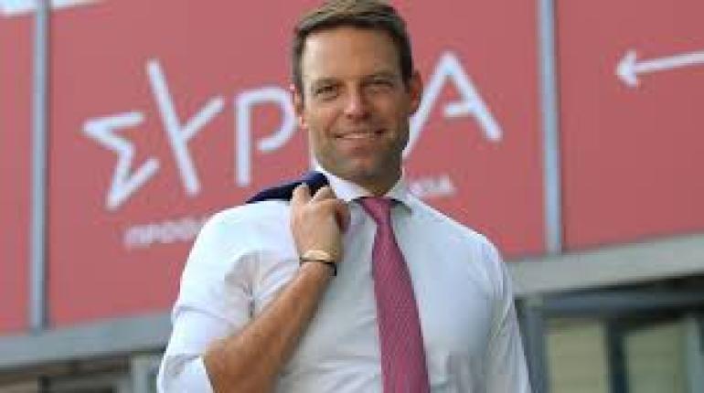 Χαμός με την γκάφα Κασσελάκη για την παροιμία με το κάρο και το άλογο -«Πουτ δι κοτ ντάουν σλόουλι»