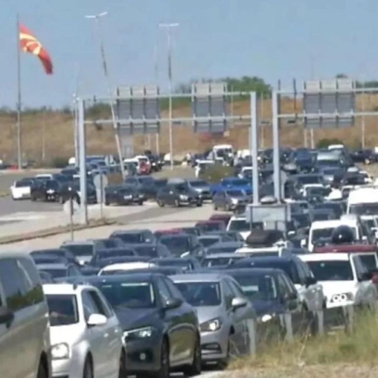 Τεράστια ταλαιπωρία στο τελωνείο των Ευζώνων λόγω των νέων βιομετρικών ελέγχων - Ουρές χιλιομέτρων