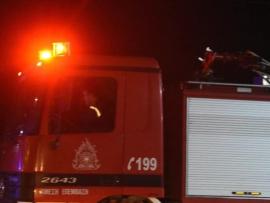 Θεσσαλονίκη: Κάηκε ολοσχερώς αυτοκίνητο τα ξημερώματα – Στο Κέντρο Υγείας η οδηγός