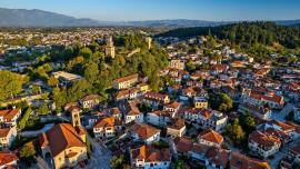 Τρίκαλα: Απογοητευμένοι οι ξενοδόχοι με τις ακυρώσεις στις κρατήσεις λόγω των αγροτικών μπλόκων – «Η ζημιά έχει γίνει»