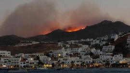 Χωρίς ενεργό μέτωπο η φωτιά στη Σέριφο