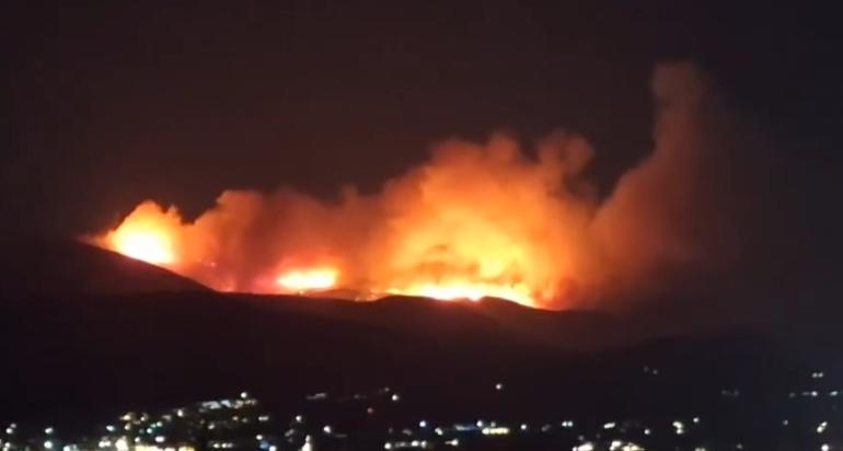 Σε εξέλιξη η μεγάλη πυρκαγιά στην Πάρο - Κάηκαν 2 σπίτια (ΒΙΝΤΕΟ)