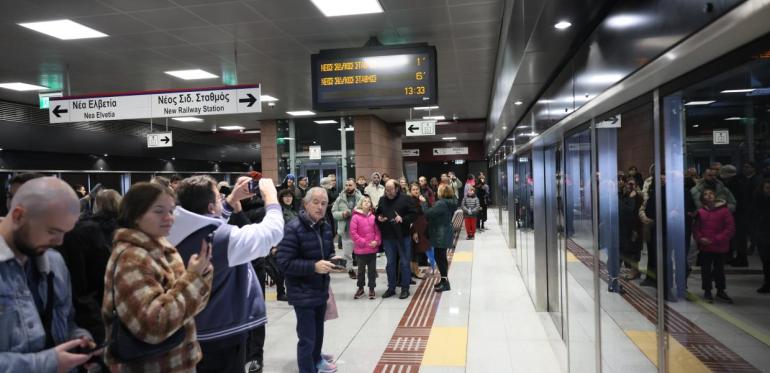 Θεσσαλονίκη: Ξανά ταλαιπωρία για δεκάδες επιβάτες μετά την ακινητοποίηση συρμού του Μετρό