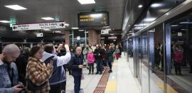 Θεσσαλονίκη: Ξανά ταλαιπωρία για δεκάδες επιβάτες μετά την ακινητοποίηση συρμού του Μετρό