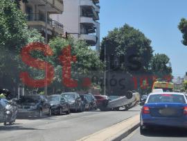 Θεσσαλονίκη: Τούμπαρε αυτοκίνητο στην Κατσιμίδη – Ένας τραυματίας