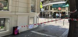 Θεσσαλονίκη: Σοβάδες αποκολλήθηκαν από μπαλκόνι στην Τσιμισκή - Αποκλείστηκε τμήμα του πεζοδρομίου