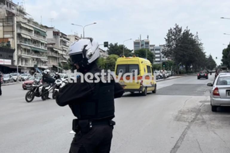 Θεσσαλονίκη: Γέφυρα σωτηρίας για ασθενοφόρο που μετέφερε διασωληνωμένο από το Κιλκίς- Από το Δερβένι στο ΑΧΕΠΑ σε 15 λεπτά!
