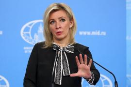 Ρωσία: Περιμένουμε από τις ΗΠΑ να ορίσουν εκπρόσωπο για τις διαπραγματεύσεις, είπε η Ζαχάροβα