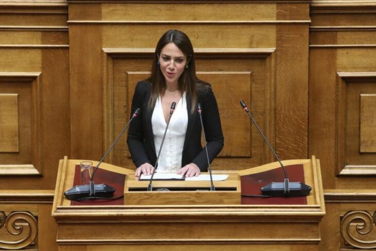 Μιχαηλίδου: 2.000 κοινωνικές κατοικίες, έως 36.000 ευρώ για ανακαινίσεις και κίνητρα μετεγκατάστασης