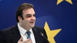 Πιερρακάκης: Live η εξειδίκευση των μέτρων – Πώς θα λάβουν 250 ευρώ οι συνταξιούχοι και ενοίκιο οι ενοικιαστές