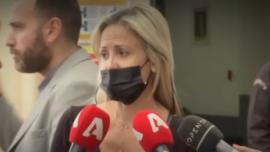 Νίκος Φλωρινιώτης – Ράκος η Αννούλα Φλωρινιώτη έξω από το νοσοκομείο