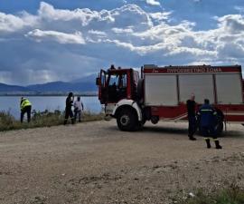 Αυτοκίνητο έμεινε μετέωρο στο χείλος του γκρεμού στους Λυγκιάδες