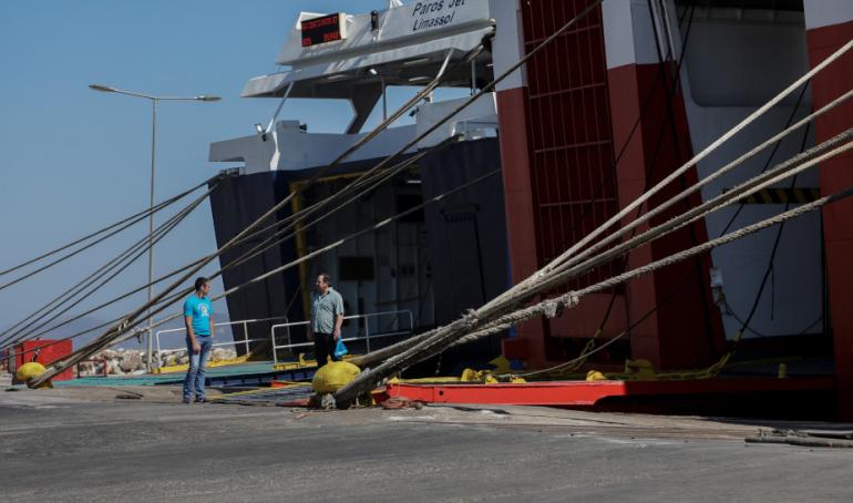 Δεμένα τα πλοία σε όλη τη χώρα – 24ωρη απεργία των ναυτικών για τη Μέση Ανατολή