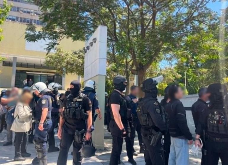 Θεσσαλονίκη: Ελεύθεροι οι 39 που προσήχθησαν για την άγρια επίθεση στο ΑΠΘ - Αυτεπάγγελτη προανάκριση