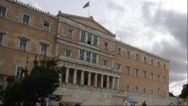 Σκληρή αντιπαράθεση στη Βουλή για τα Τέμπη και για τον θάνατο του 39χρονου