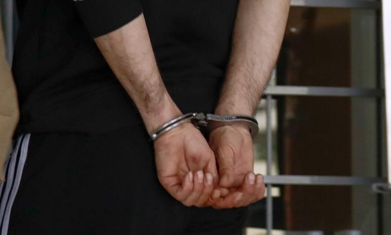 Θεσσαλονίκη: Έπαιζαν παράνομα τυχερά παιχνίδια σε ίντερνετ καφέ - Χειροπέδες σε 11 άτομα