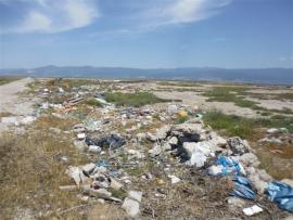 Θεσσαλονίκη: Ασυνείδητοι μετέτρεψαν χωράφι σε χωματερή για μπάζα – Κατέθεσαν μήνυση οι ιδιοκτήτες του