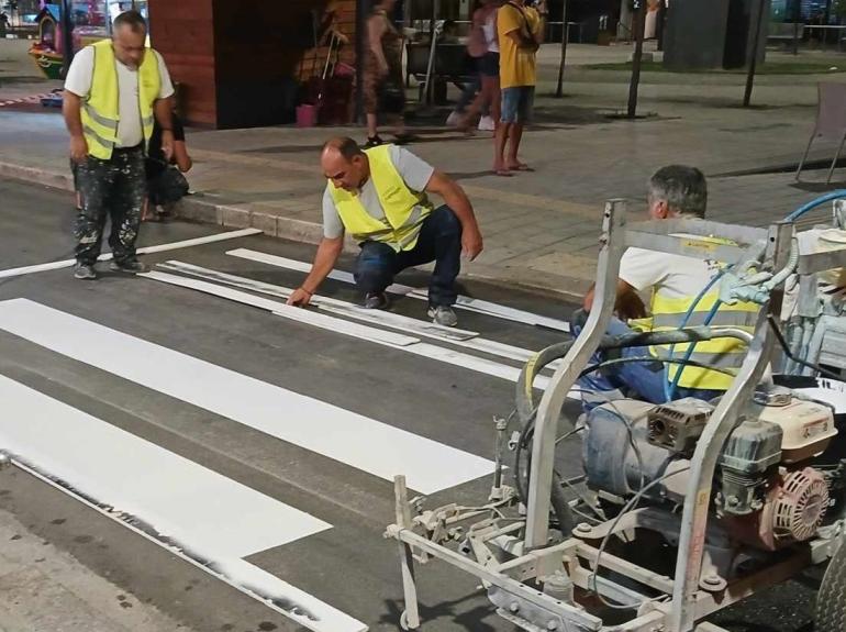 Θεσσαλονίκη: Νυχτερινές εργασίες διαγράμμισης διαβάσεων πεζών και σήμερα