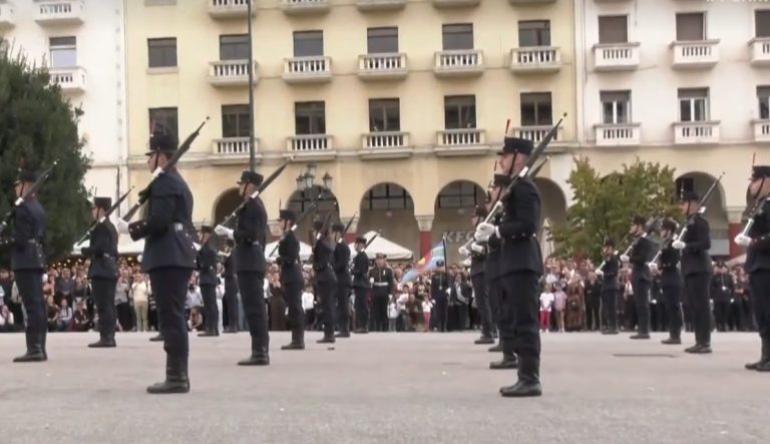 Θεσσαλονίκη: Εντυπωσίασε η επίδειξη των σπουδαστών της ΣΣΑΣ στην πλατεία Αριστοτέλους