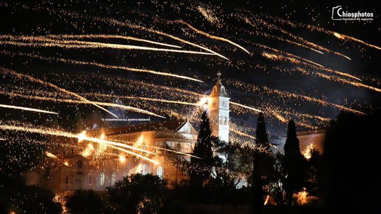 Χίος: Βρόντηξε και φέτος ο Βροντάδος με τον ρουκετοπόλεμο - Βίντεο
