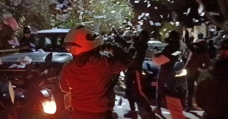 Επίθεση του Ρουβίκωνα στο σπίτι του Τασούλα - «Η αντιπολίτευση να αναλογιστεί πού οδηγεί η τοξικότητα» λέει η κυβέρνηση