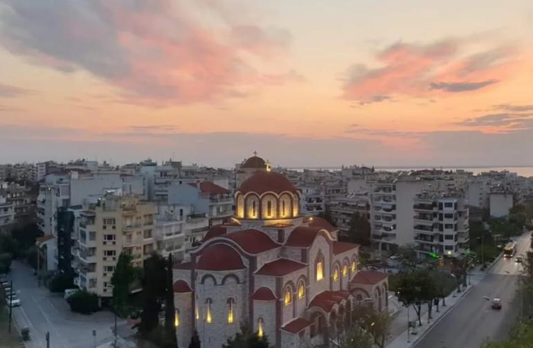Θεσσαλονίκη: Έρχεται σήμερα η Τίμια Κάρα του Αγίου Παντελεήμονος - Σε Ιερό Ναό για 10 μέρες