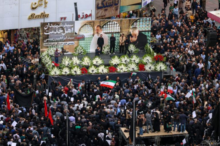 Θρήνος στο Ιράν: Ξεκίνησαν οι τελετές για την κηδεία του Εμπραχίμ Ραΐσι – Ανοίγει ο δρόμος της διαδοχής