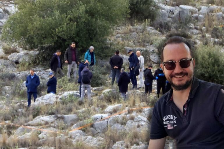 Βασίλης Καλογήρου: Η κάκωση στον λαιμό και τα αποτελέσματα των τοξικολογικών θα δώσουν απαντήσεις για τον θάνατό του