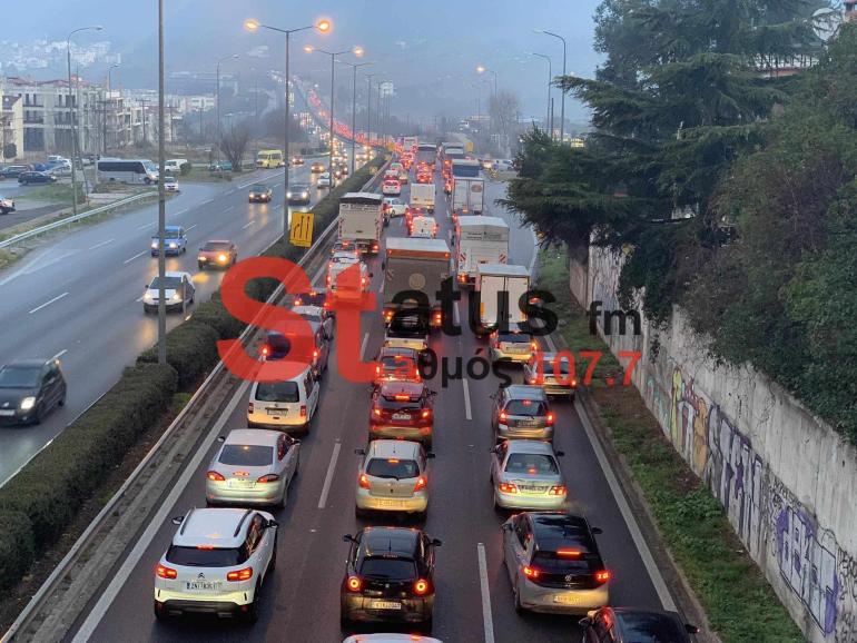 Κυκλοφοριακό χάος σήμερα στη Θεσσαλονίκη - Μποτιλιαρισμένοι περιφερειακός και κεντρικοί δρόμοι (φωτο)