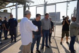 Επίσκεψη Θ. Πλεύρη στη δομή της Μαλακάσας – «Φυλάκιση» από 2 έως 5 χρόνια για μετανάστες που παραμένουν παράνομα στη χώρα