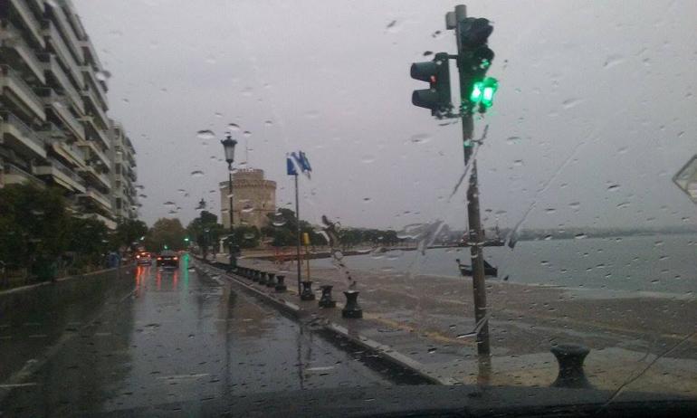 Καιρός: Προειδοποιήσεις για ισχυρές καταιγίδες και χαλάζι, η πρόβλεψη ανά περιοχή