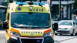 Σοβαρό τροχαίο στη Θεσσαλονίκη: Γυναίκα εγκλωβίστηκε κάτω από φορτηγό – Μεταφέρθηκε στο νοσοκομείο