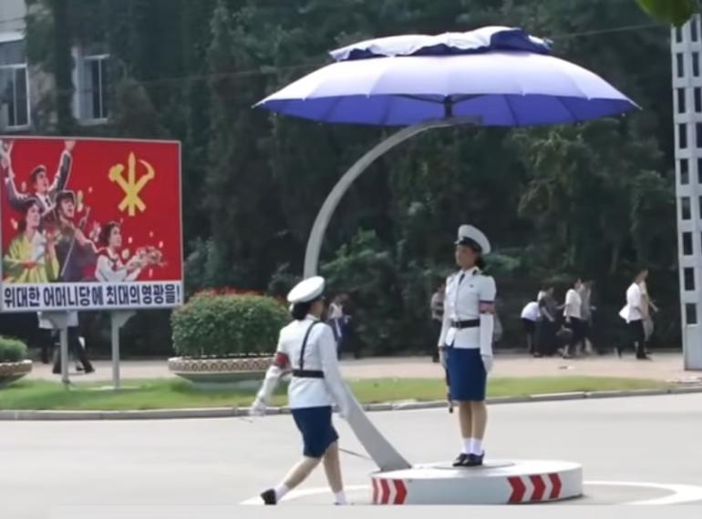 Βόρεια Κορέα: Γυναίκα αποκαλύπτει τους άγραφους κανόνες που χρειάζεται για να επιβιώσεις
