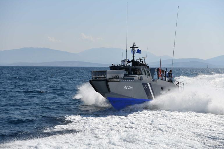 Σοβαρό περιστατικό στο Αιγαίo με τουρκικά αλιευτικά – Το Λιμενικό έριξε προειδοποιητικές βολές