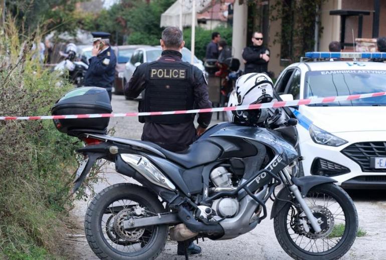 Προσωρινά κρατούμενος ο 18χρονος που έπνιξε τη μητέρα του με πετσέτα στα Τρίκαλα