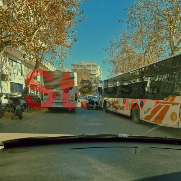 ΤΩΡΑ: Τροχαίο ατύχημα στην οδό Μαργαροπούλου