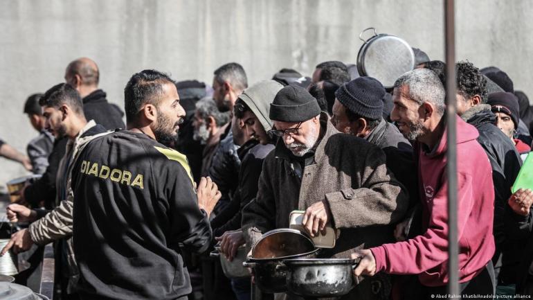 Tο Ισραήλ απαγορεύει τη δράση δεκάδων ΜΚΟ στη Γάζα