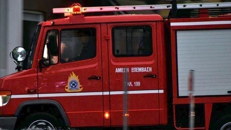 Νεάπολη: Γυναίκα ανασύρθηκε χωρίς αισθήσεις μετά από κατάσβεση φωτιάς