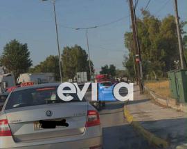 Κυκλοφοριακό «έμφραγμα» στην Χαλκίδα - "Κόλλησε" η γέφυρα του Ευρίπου