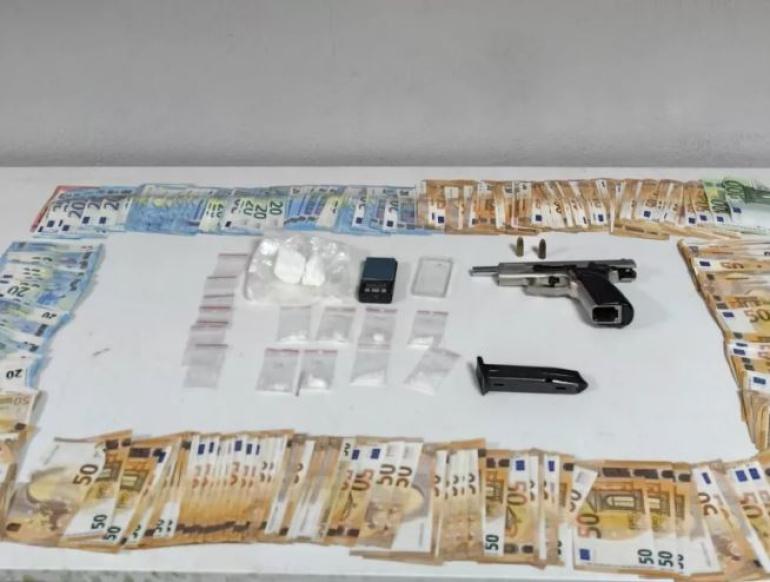 Θεσσαλονίκη: Έκρυβε την κοκαΐνη σε κλουβί εκτροφής σκύλων