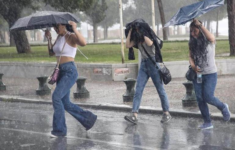 Έκτακτο δελτίο επιδείνωσης καιρού: Βροχές, καταιγίδες, και κεραυνοί από το μεσημέρι της Παρασκευής