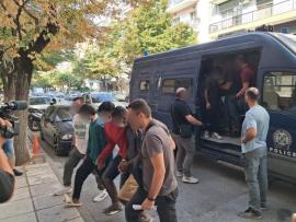 Σέρρες: Άρχισε η δίκη των 23 συλληφθέντων για τα επεισόδια στη δομή Σιντικής