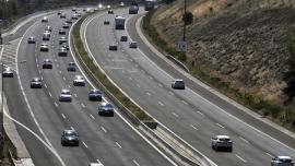 Εργασίες αντικατάστασης στηθαίων ασφαλείας και ασφαλτόστρωσης στην ΕΟ Θεσσαλονίκης - Μουδανιών