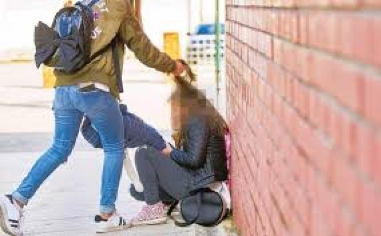 Θεσσαλονίκη: 15χρονη κατήγγειλε συνομήλική της για ξυλoδαρμό μέσα σε σχολείο