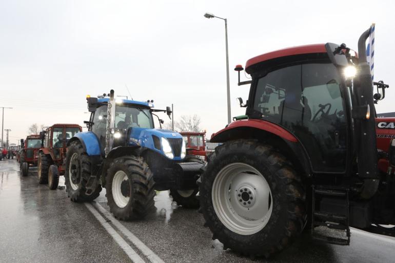 Χαλκιδική: Στον κόμβο της Τρίγλιας συγκεντρώνονται αγρότες και κτηνοτρόφοι