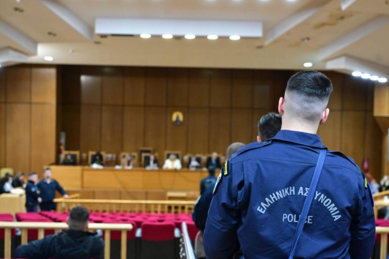 Δίκη Χρυσής Αυγής: Ποινές 13 ετών στο διευθυντήριο της εγκληματικής οργάνωσης, ισόβια στον Ρουπακιά