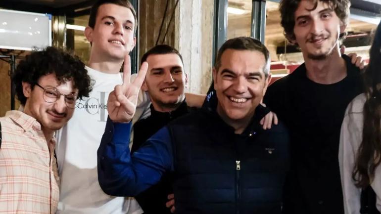 ΒΙΝΤΕΟ-Αλέξης Τσίπρας: Το όνομα που προτείνουν νέοι για το κόμμα του πρώην πρωθυπουργού