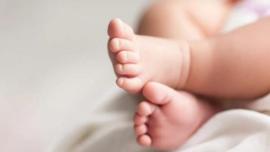 Λάρισα: Βρέφος νοσηλεύεται σε ΜΕΘ με εγκαύματα από καυτό λάδι - Εξαιρετικά κρίσιμη η κατάστασή του